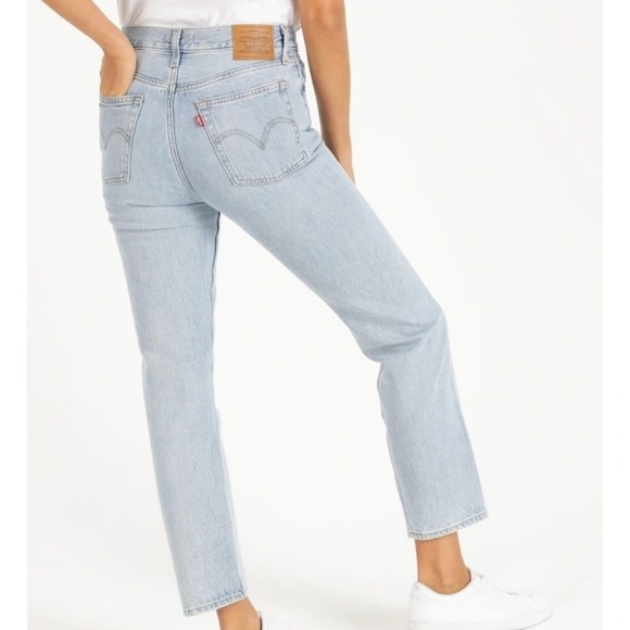 Levi's | Wedgie Straight High Waist Jeans - Picture 2 of 16